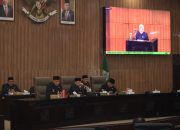 RAPAT PARIPURNA PERSETUJUAN RAPERDA MENJADI PERDA KOTA BEKASI TENTANG PELAKSANAAN APBD