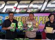 Sat Resnarkoba Polres Metro Bekasi Kota mengamankan 4 tersangka pengedar narkotika beserta 12,7 kilogram narkotika jenis shabu.