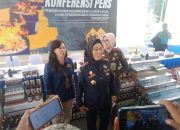 BEA CUKAI BEKASI MUSNAHKAN 4.16 JUTA ROKOK DAN MINUMAN BERALKOHOL ILEGAL SENILAI 5.32 MILIAR