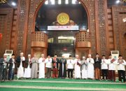 Pj. Wali Kota Bekasi Shalat Idul Adha Sekaligus Serahkan Hewan Qurban
