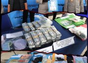Kapolres Metro Bekasi Kota Kombes Pol Kusumo Wahyu Bintoro Bongkar Jaringan Narkotika Lintas Daerah, Ratusan Gram Sabu dan Senjata Api Diamankan