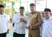 Wali Kota Bekasi Serahkan Hibah Aset Daerah Senilai Rp2,7M, Untuk Memaksimalkan Operasional Kemenag Kota Bekasi
